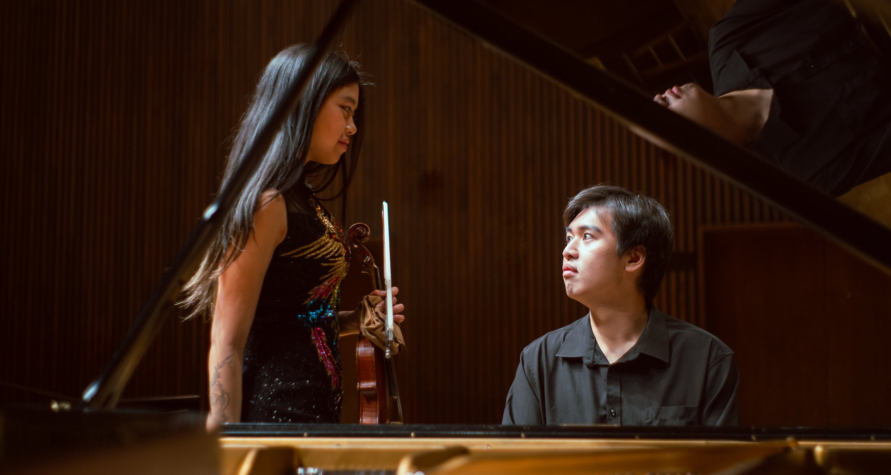 Living Room Music by the Coast: Classical with a Dash of Tango 