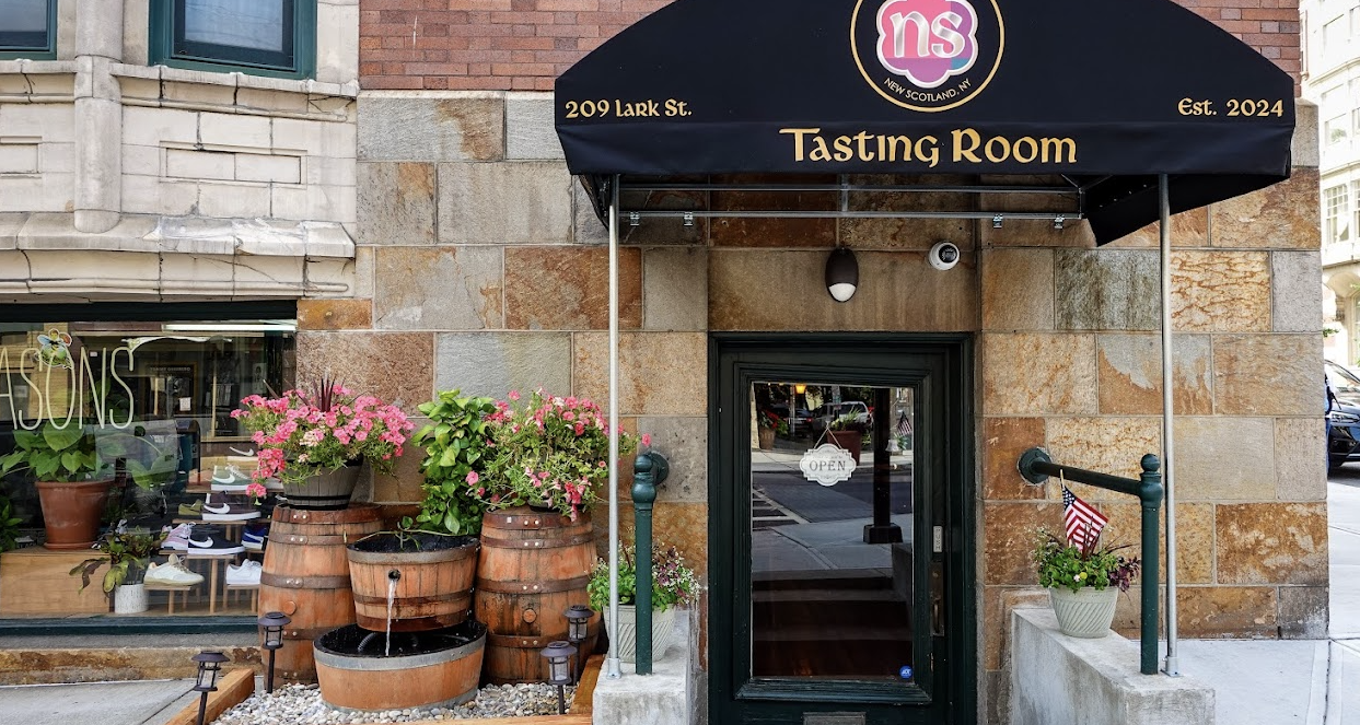 Duo Envol at New Scotland Spirits Tasting Room