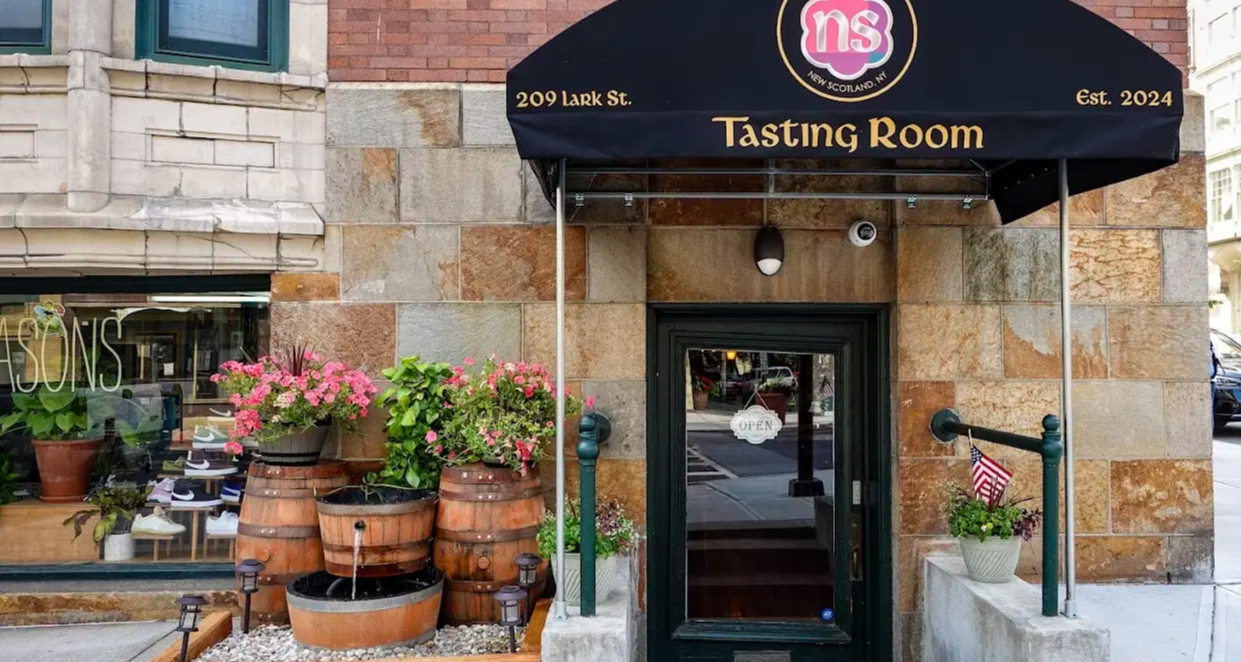 Duo Envol at New Scotland Spirits Tasting Room